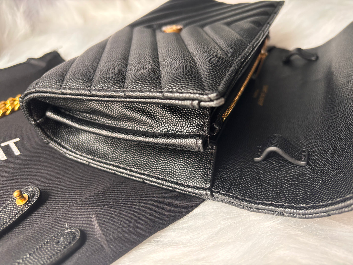women's crossbody wallet